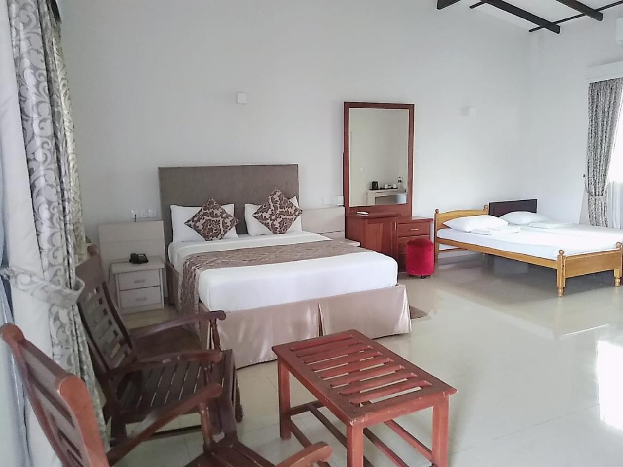 Nilakma Lagoon Negombo Eksteriør bilde