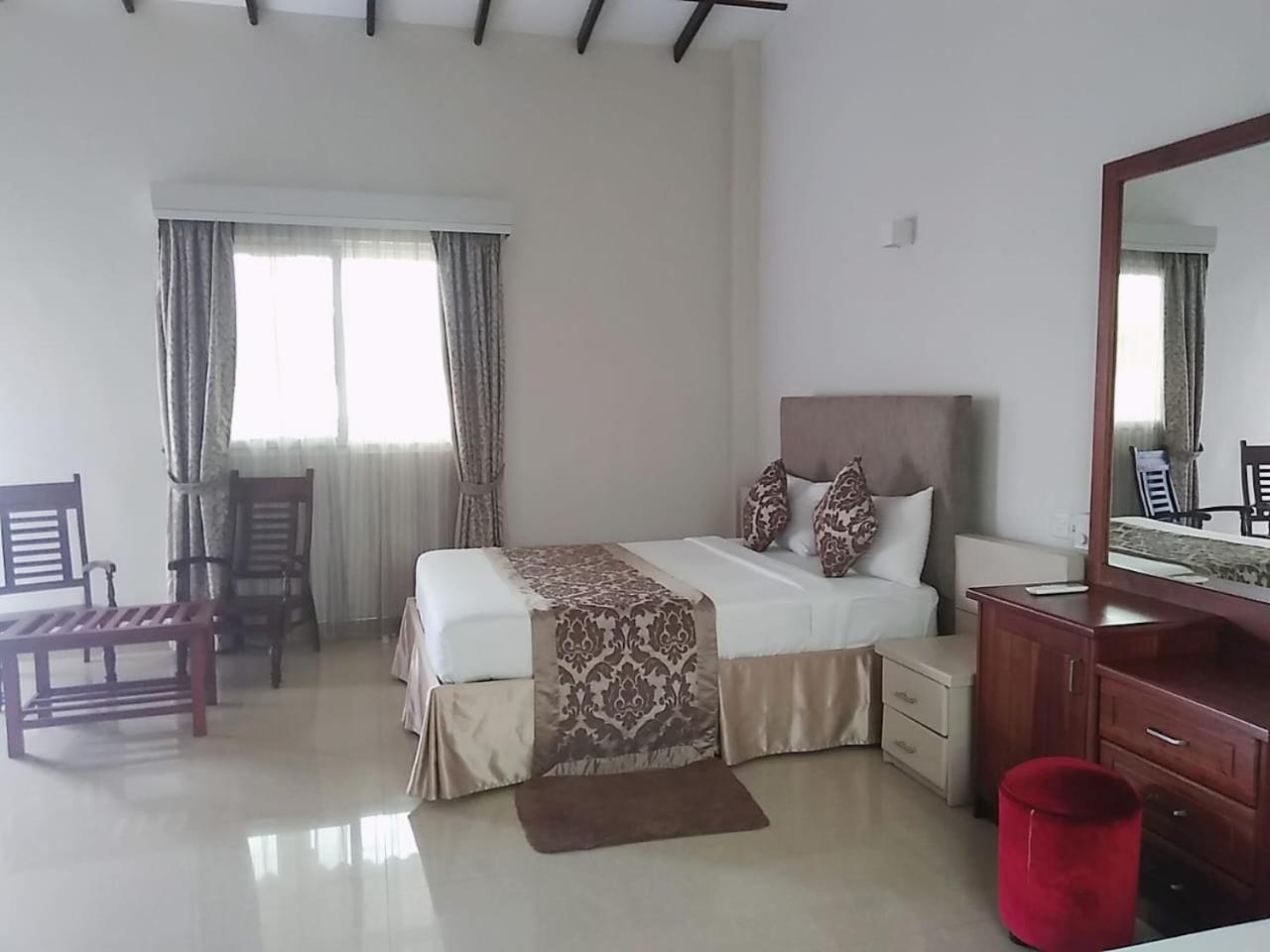Nilakma Lagoon Negombo Eksteriør bilde
